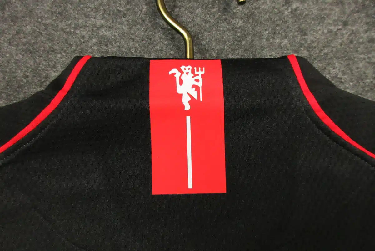 MANCHESTER UNITED 07/08 AWAY KIT