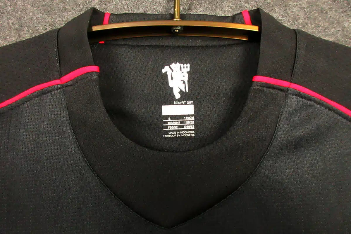 MANCHESTER UNITED 07/08 AWAY KIT